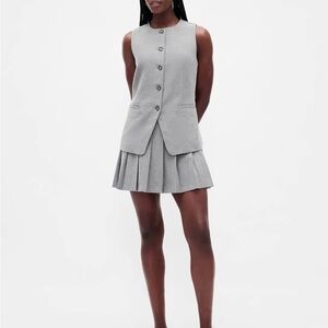 GAP Charcoal Pleated Women's Skort NWOT